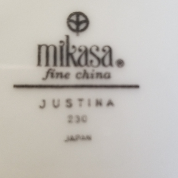 Mikasa beautifully styled 60 pieces (10 settings) - Picture 2 of 8